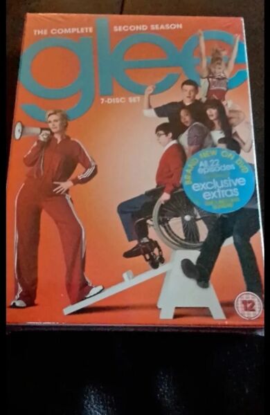 Glee - Season 2 Region 2 DVD Box Set 7 Disc  New Sealed