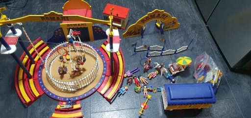 [326289012540] Playmobil Vintage Circus With Trapeze,Lion Show,Food Vendor, Figures and Clowns