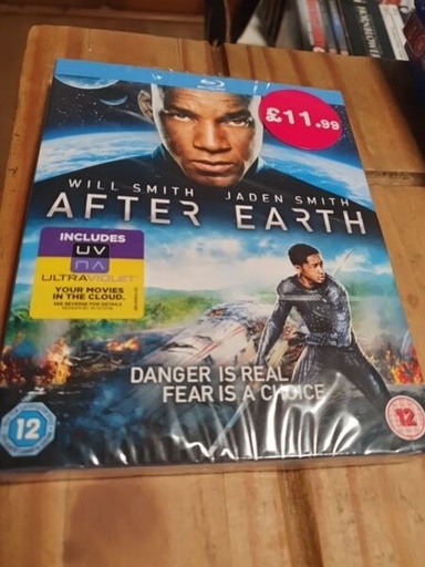 [326288385985] After Earth (Blu-ray) Will Smith Jaden Smith Isabelle Fuhrman New Sealed